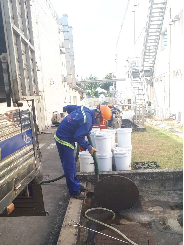 Hút hầm cầu tại Cụm CN Trung An